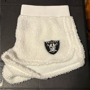 RAIDERS WHITE FLEECE SHORTS 🤍🩶🖤
